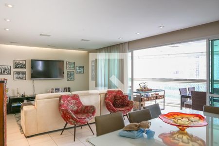 Apartamento à venda com 157m², 4 quartos e 4 vagasSala