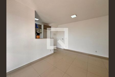 Sala de apartamento para alugar com 3 quartos, 75m² em Parque das Nações, Santo André