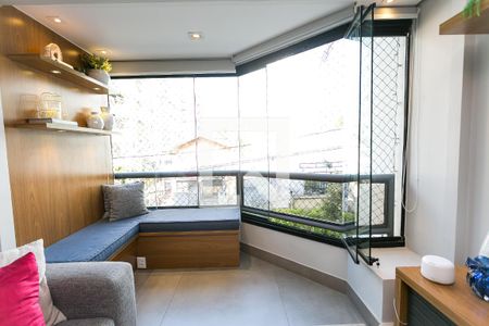 Sala de apartamento à venda com 3 quartos, 90m² em Real Parque, São Paulo