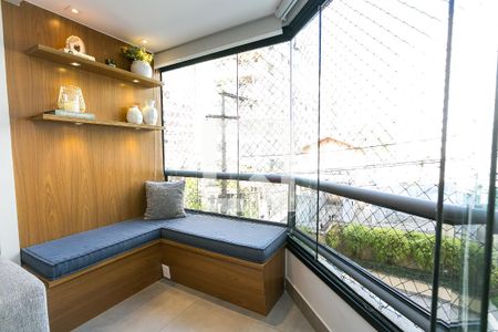 Sala de apartamento à venda com 3 quartos, 90m² em Real Parque, São Paulo