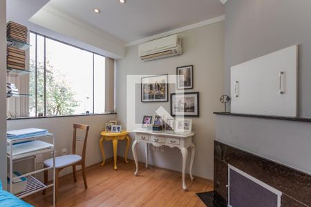 Sala de apartamento à venda com 1 quarto, 57m² em Petrópolis, Porto Alegre