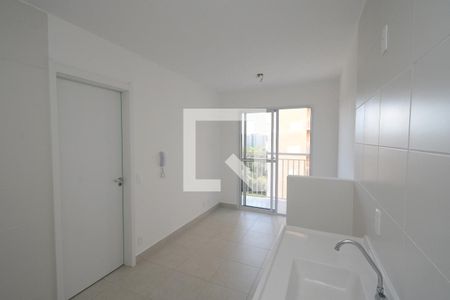 Sala/Cozinha de apartamento para alugar com 1 quarto, 28m² em Socorro, São Paulo