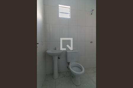 Banheiro de kitnet/studio para alugar com 1 quarto, 25m² em Alto Caiçaras, Belo Horizonte