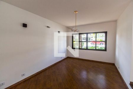 Sala de TV de casa de condomínio à venda com 5 quartos, 550m² em Residencial Seis (alphaville), Santana de Parnaíba