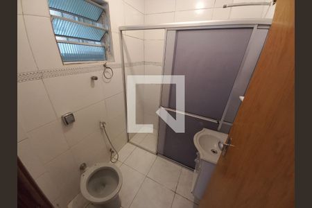 Banheiro de apartamento para alugar com 1 quarto, 58m² em Centro, São Vicente