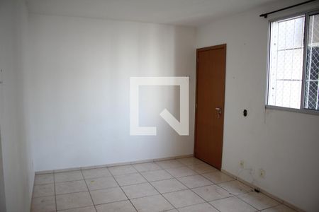 Sala de apartamento à venda com 2 quartos, 50m² em Califórnia, Contagem