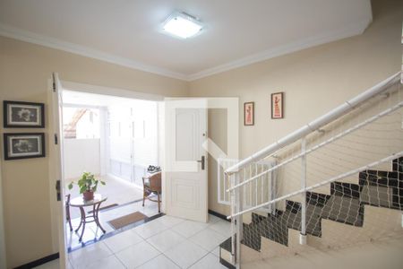 Sala de casa de condomínio à venda com 4 quartos, 220m² em Maria Paula, São Gonçalo