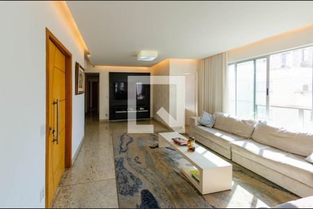 Apartamento à venda com 245m², 4 quartos e 4 vagasSala