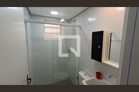 Banheiro de kitnet/studio para alugar com 1 quarto, 28m² em Vila Hortência, Sorocaba