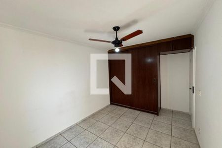 Dormitório 01 de apartamento para alugar com 2 quartos, 66m² em Presidente Medici, Ribeirão Preto