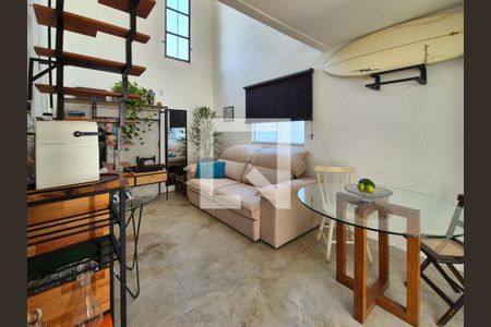 Sala de casa de condomínio para alugar com 2 quartos, 94m² em Vargem Grande, Rio de Janeiro