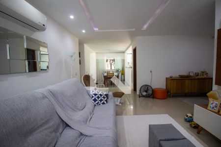 Sala de casa à venda com 3 quartos, 305m² em Vargem Grande, Rio de Janeiro