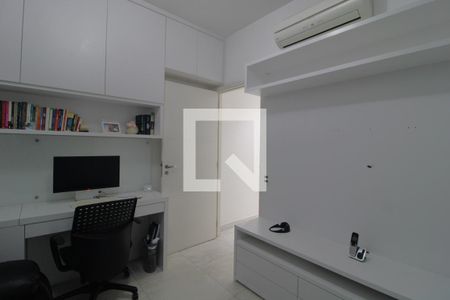 Quarto de apartamento à venda com 4 quartos, 184m² em Vila Sofia, São Paulo