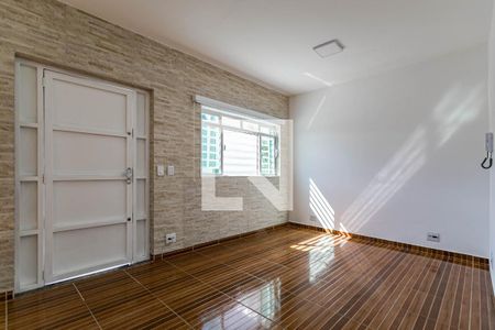 Sala Estar de casa para alugar com 2 quartos, 220m² em Vila Mogilar, Mogi das Cruzes