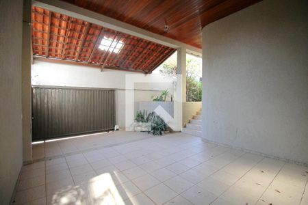 Garagem de casa à venda com 6 quartos, 467m² em Fernão Dias, Belo Horizonte