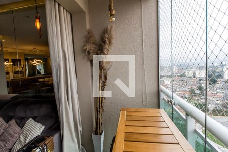 Varanda Sala de TV de apartamento à venda com 2 quartos, 60m² em Bethaville I, Barueri