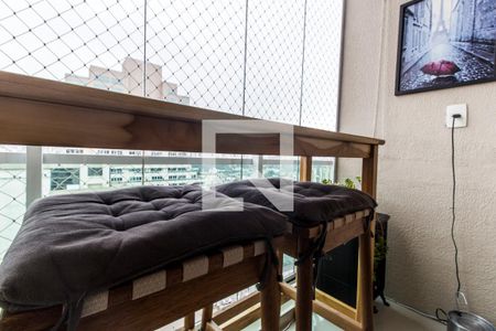 Varanda Sala de TV  de apartamento à venda com 2 quartos, 60m² em Bethaville I, Barueri