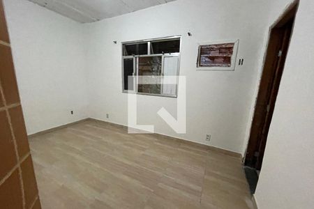 Quarto de casa para alugar com 1 quarto, 100m² em Vila Urussaí, Duque de Caxias