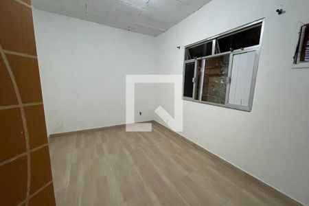 Quarto de casa para alugar com 2 quartos, 100m² em Parque Guararapes, Duque de Caxias