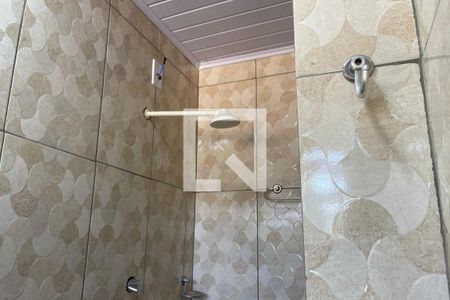 Banheiro de casa para alugar com 2 quartos, 100m² em Parque Guararapes, Duque de Caxias