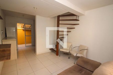 Sala de casa de condomínio à venda com 2 quartos, 80m² em Santa Tereza, Porto Alegre