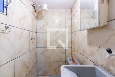 Banheiro de kitnet/studio para alugar com 1 quarto, 20m² em Quitaúna, Osasco