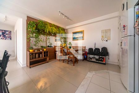 Sala de apartamento à venda com 2 quartos, 75m² em Vila Apiai, Santo André