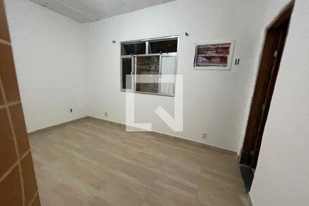 Quarto de casa para alugar com 1 quarto, 100m² em Vila Urussai, Duque de Caxias