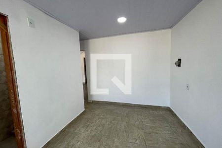 Quarto de casa para alugar com 1 quarto, 100m² em Vila Urussai, Duque de Caxias