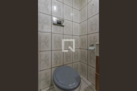 Banheiro de apartamento para alugar com 1 quarto, 40m² em Jardim Dona Leopoldina, Porto Alegre