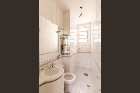 Casa à venda com 200m², 4 quartos e 2 vagas Casa à venda com 200m², 4 quartos e 2 vagasBanheiro 1