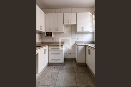 Casa à venda com 200m², 4 quartos e 2 vagas Casa à venda com 200m², 4 quartos e 2 vagasCozinha