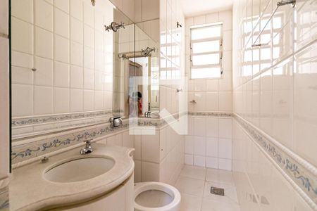 Casa à venda com 200m², 4 quartos e 2 vagas Casa à venda com 200m², 4 quartos e 2 vagasBanheiro 1