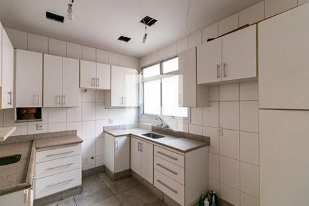 Casa à venda com 200m², 4 quartos e 2 vagas Casa à venda com 200m², 4 quartos e 2 vagasCozinha