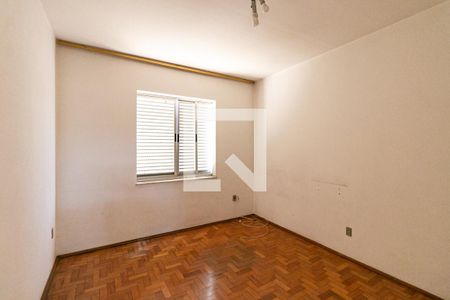 Casa à venda com 200m², 4 quartos e 2 vagas Casa à venda com 200m², 4 quartos e 2 vagasQuarto 3