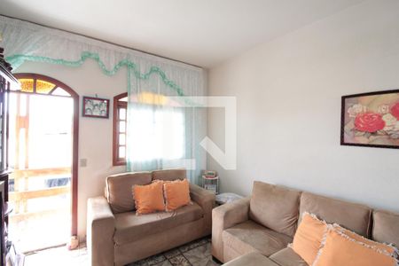 Sala de casa à venda com 3 quartos, 250m² em Jaqueline, Belo Horizonte