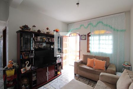 Sala de casa à venda com 3 quartos, 250m² em Jaqueline, Belo Horizonte