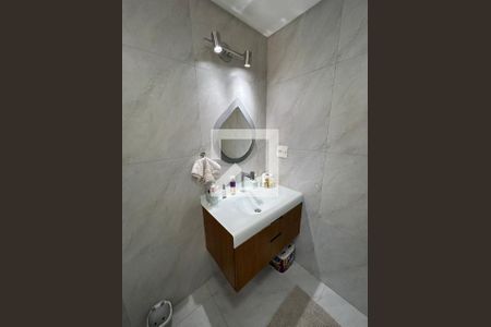 Apartamento à venda com 135m², 3 quartos e 2 vagas Apartamento à venda com 135m², 3 quartos e 2 vagasBanheiro da Suíte 2