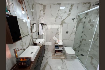 Apartamento à venda com 135m², 3 quartos e 2 vagas Apartamento à venda com 135m², 3 quartos e 2 vagasBanheiro da Suíte 1