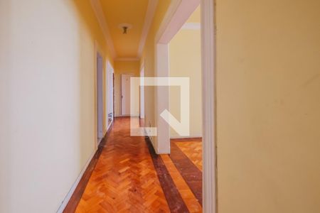 Corredor de apartamento para alugar com 3 quartos, 110m² em Vitória, Salvador