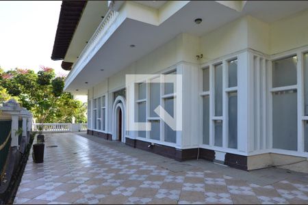 Casa à venda com 1600m², 11 quartos e 10 vagas Casa à venda com 1600m², 11 quartos e 10 vagasÁrea externa