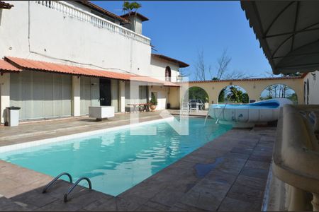 Casa à venda com 1600m², 11 quartos e 10 vagas Casa à venda com 1600m², 11 quartos e 10 vagasÁrea externa