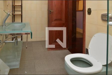 Casa à venda com 1600m², 11 quartos e 10 vagas Casa à venda com 1600m², 11 quartos e 10 vagasBanheiro da Suíte 7