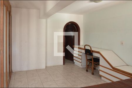 Casa à venda com 1600m², 11 quartos e 10 vagas Casa à venda com 1600m², 11 quartos e 10 vagasSuite 9