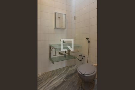 Casa à venda com 1600m², 11 quartos e 10 vagas Casa à venda com 1600m², 11 quartos e 10 vagasBanheiro da Suíte 2