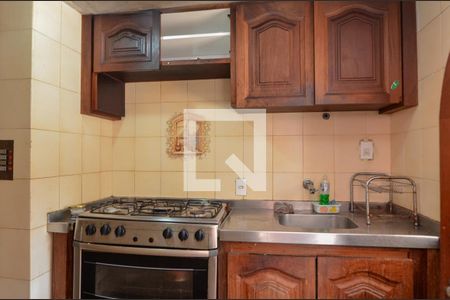 Casa à venda com 1600m², 11 quartos e 10 vagas Casa à venda com 1600m², 11 quartos e 10 vagasCozinha 3