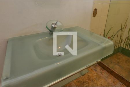 Casa à venda com 1600m², 11 quartos e 10 vagas Casa à venda com 1600m², 11 quartos e 10 vagasBanheiro da Suíte 4