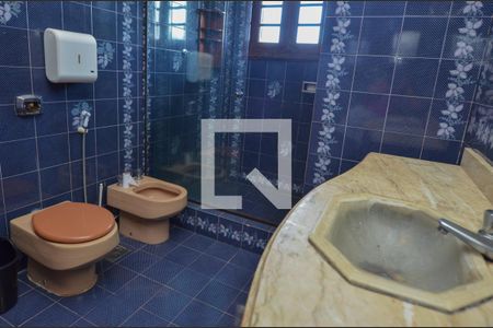 Casa à venda com 1600m², 11 quartos e 10 vagas Casa à venda com 1600m², 11 quartos e 10 vagasBanheiro da Suíte 5