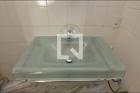 Casa à venda com 1600m², 11 quartos e 10 vagas Casa à venda com 1600m², 11 quartos e 10 vagasBanheiro da Suíte 2