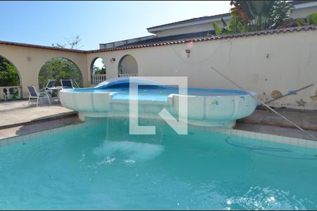 Casa à venda com 1600m², 11 quartos e 10 vagas Casa à venda com 1600m², 11 quartos e 10 vagasÁrea externa